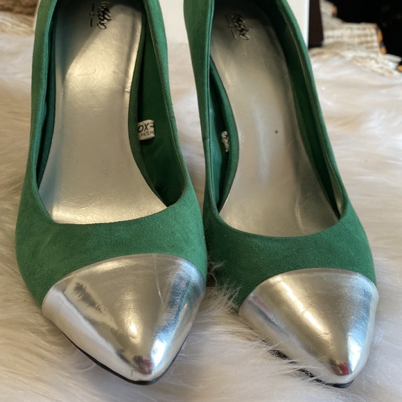 Target Green silver tip pointed toe heel - Picture 3 of 5